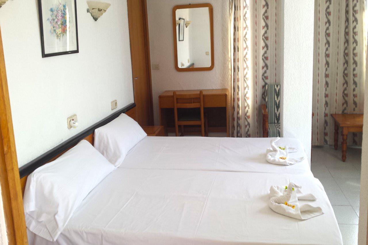 Hostal Port Corona Cala Ratjada  Dış mekan fotoğraf