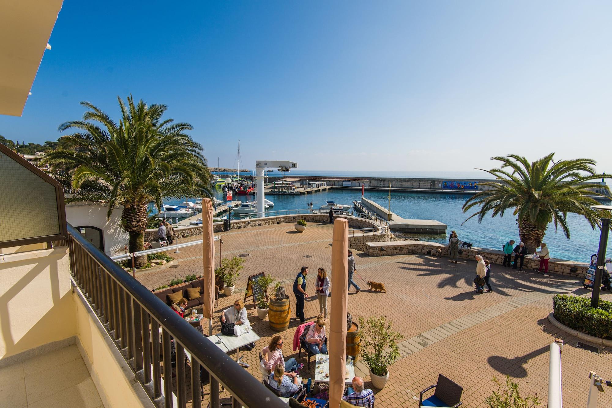 Hostal Port Corona Cala Ratjada  Dış mekan fotoğraf