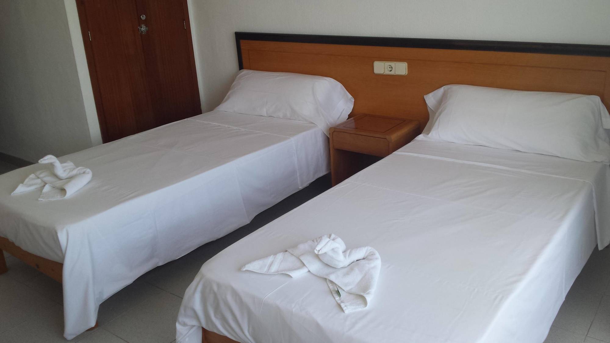 Hostal Port Corona Cala Ratjada  Dış mekan fotoğraf