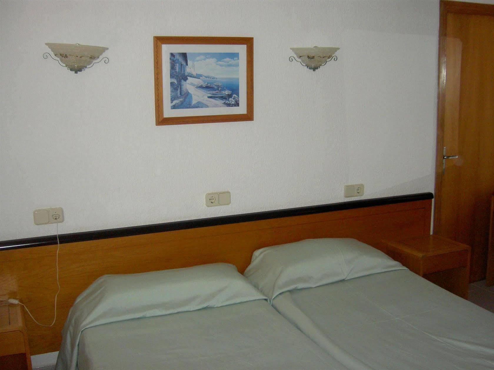 Hostal Port Corona Cala Ratjada  Dış mekan fotoğraf