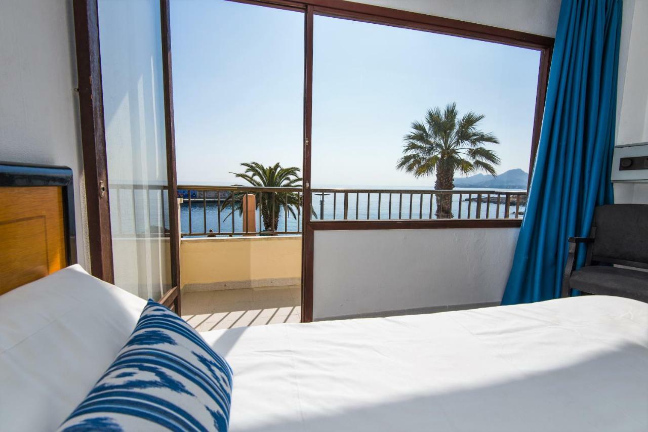 Hostal Port Corona Cala Ratjada  Dış mekan fotoğraf